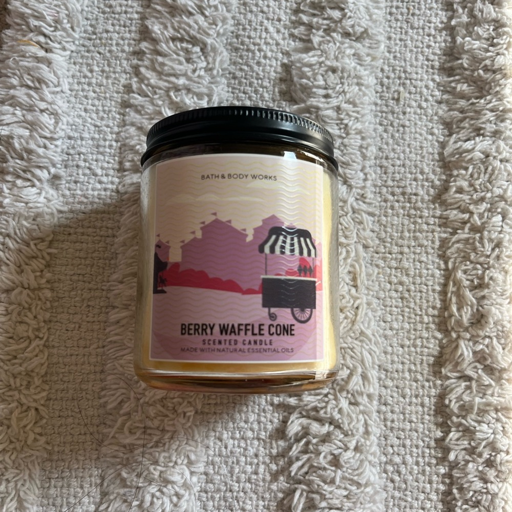 RARE NEW bath and body works berry waffle cone candle